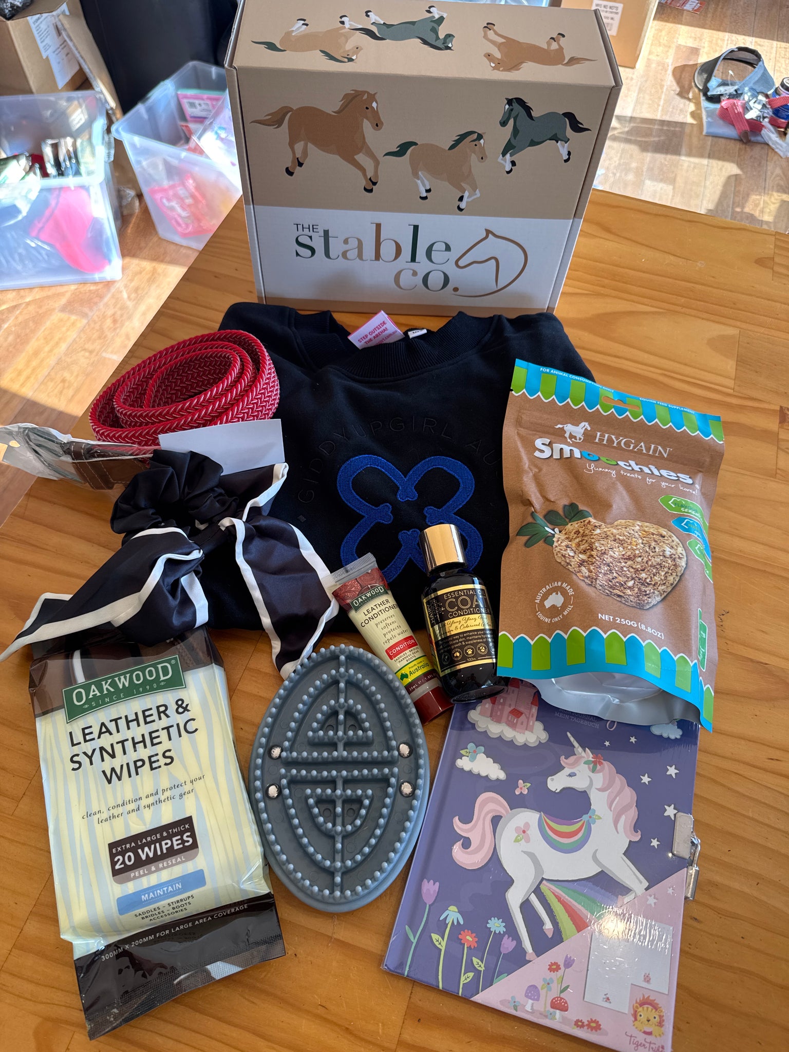 EOFY box 14 - junior sz 10